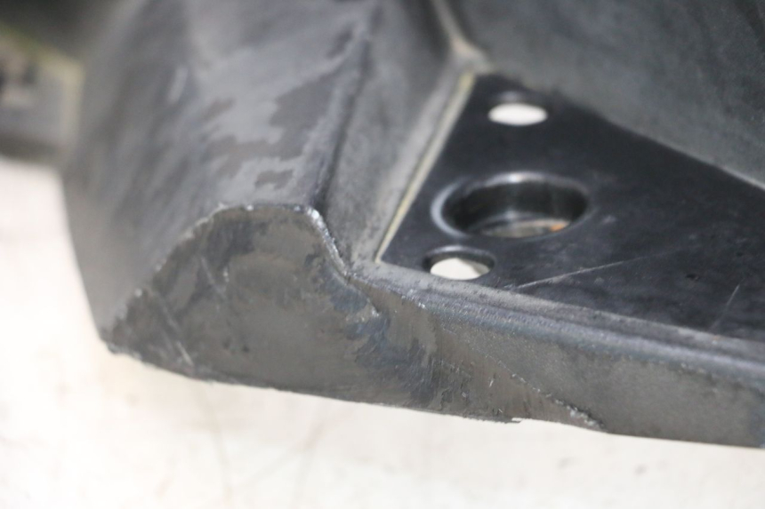 photo de MARCHE PIED GAUCHE PEUGEOT SATELIS COMPRESSOR K15 125 (2006 - 2009) - Détails caractéristiques