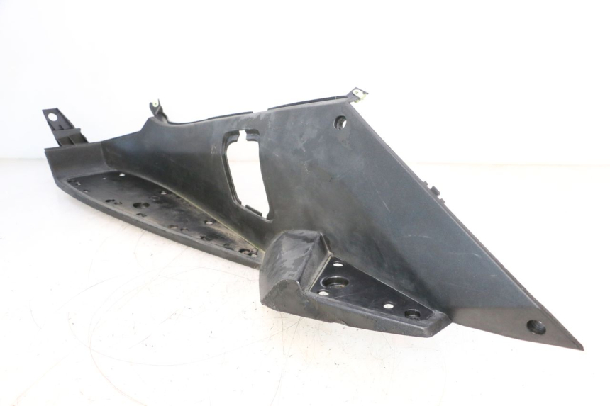 photo de MARCHE PIED GAUCHE PEUGEOT SATELIS COMPRESSOR K15 125 (2006 - 2009) - Marquages et références