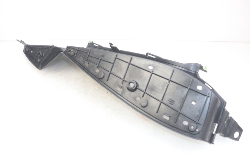 photo de MARCHE PIED GAUCHE PEUGEOT SATELIS 125 (2010 - 2012) - Détail de la pièce