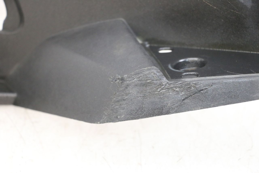 photo de MARCHE PIED GAUCHE PEUGEOT SATELIS 125 (2006 - 2009) - État de surface