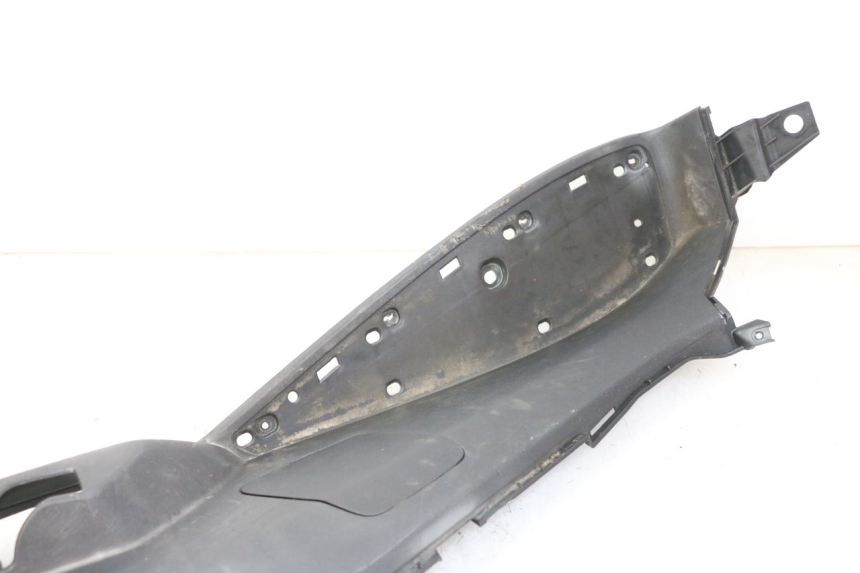 photo de MARCHE PIED GAUCHE PEUGEOT SATELIS 125 (2013 - 2018) - État de surface