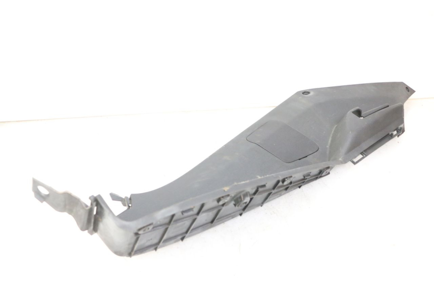 photo de MARCHE PIED GAUCHE PEUGEOT SATELIS 125 (2013 - 2018) - Marquages et références