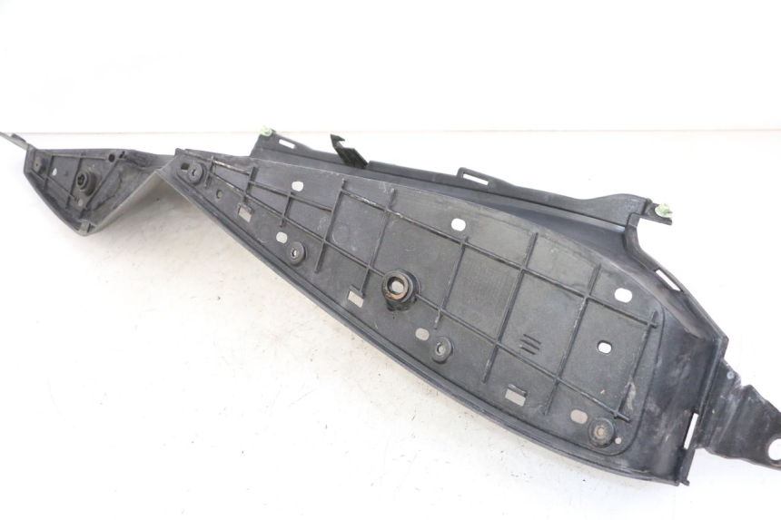 photo de MARCHE PIED GAUCHE PEUGEOT SATELIS 250 (2006 - 2012) - Autre angle de vue