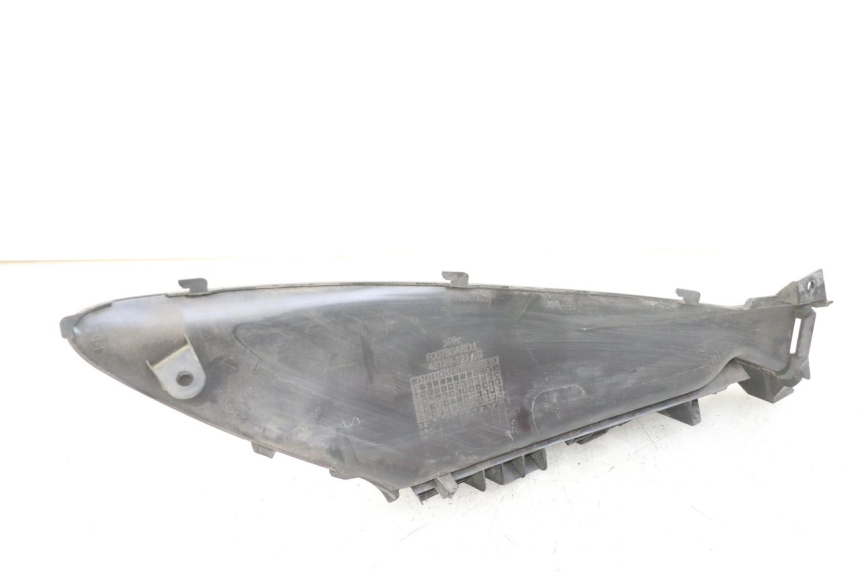 photo de MARCHE PIED GAUCHE SUZUKI BURGMAN 125 (2018 - 2021) - Zoom état d’usage