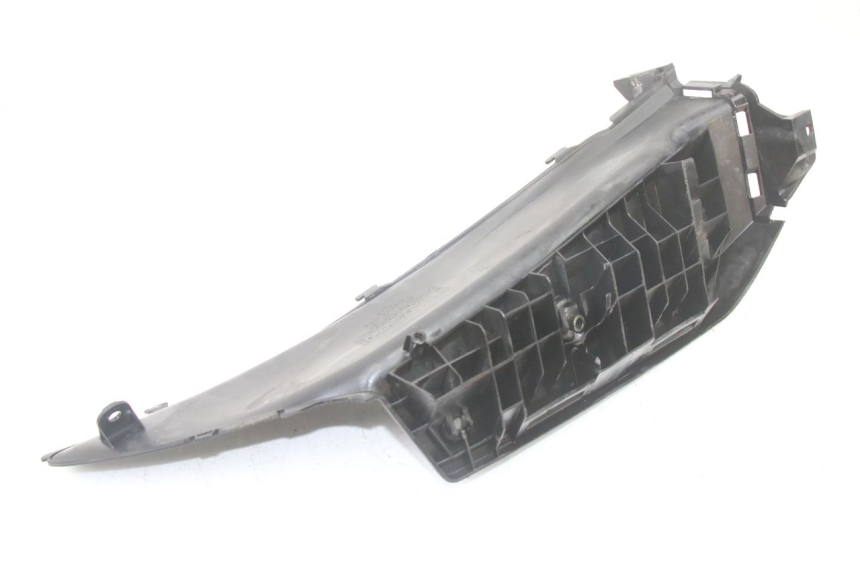 photo de MARCHE PIED GAUCHE SUZUKI BURGMAN 125 (2015 - 2017) - Points de fixation