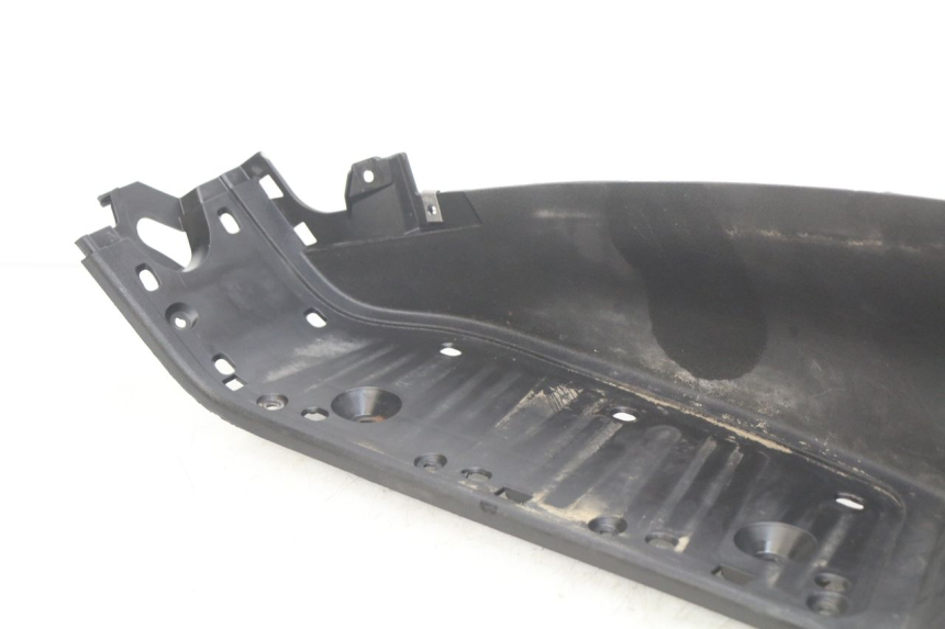 photo de MARCHE PIED GAUCHE PIAGGIO XEVO - X EVO 125 (2007 - 2017) - État de surface