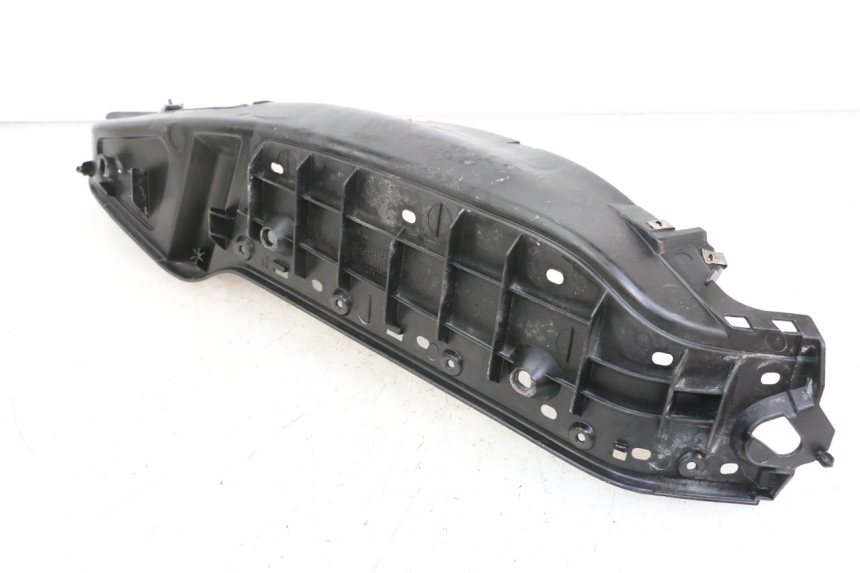 photo de MARCHE PIED GAUCHE PIAGGIO XEVO - X EVO 125 (2007 - 2017) - Détail de la pièce