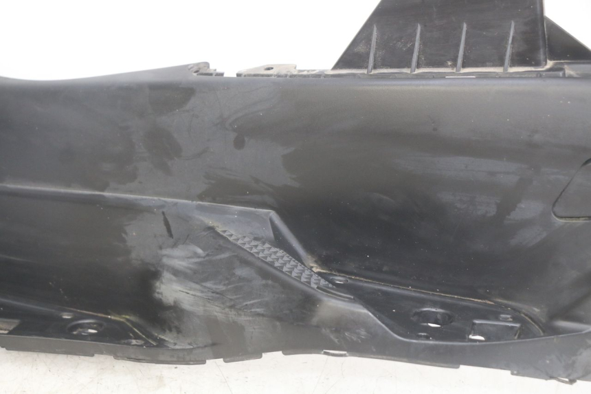 photo de MARCHE PIED GAUCHE YAMAHA YP MAJESTY 400 (2004 - 2008) - État de surface