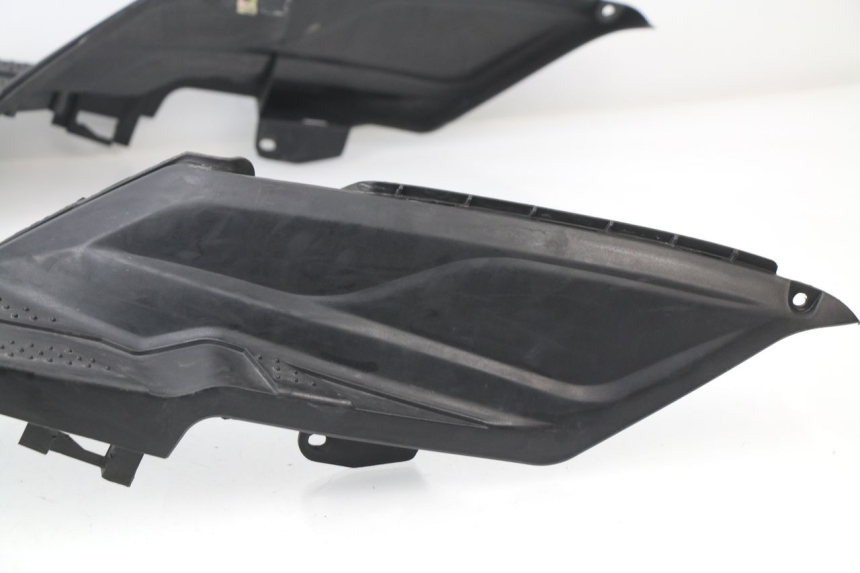 photo de MARCHE PIED SYM JET 4 50 (2010 - 2014) - État de surface