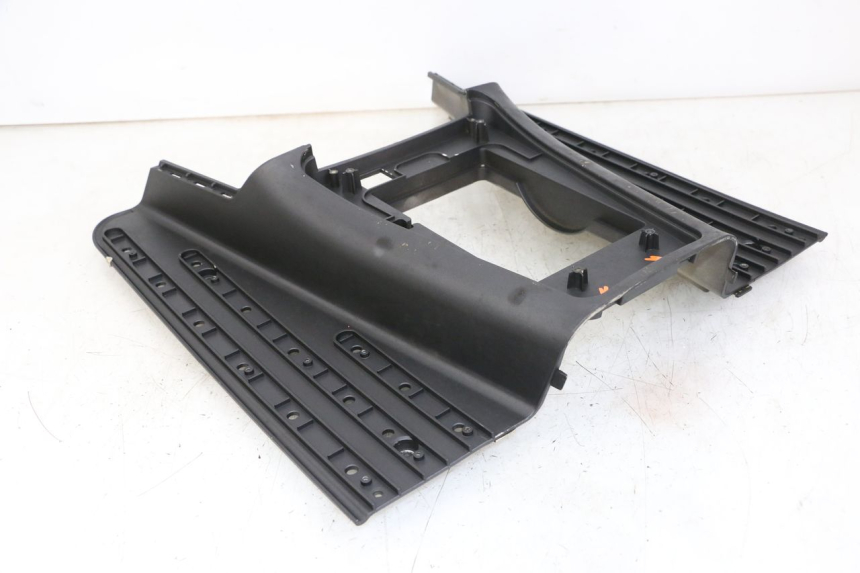 photo de MARCHE PIED JM MOTORS VX 125 (2022 - 2025) - Gros plan technique