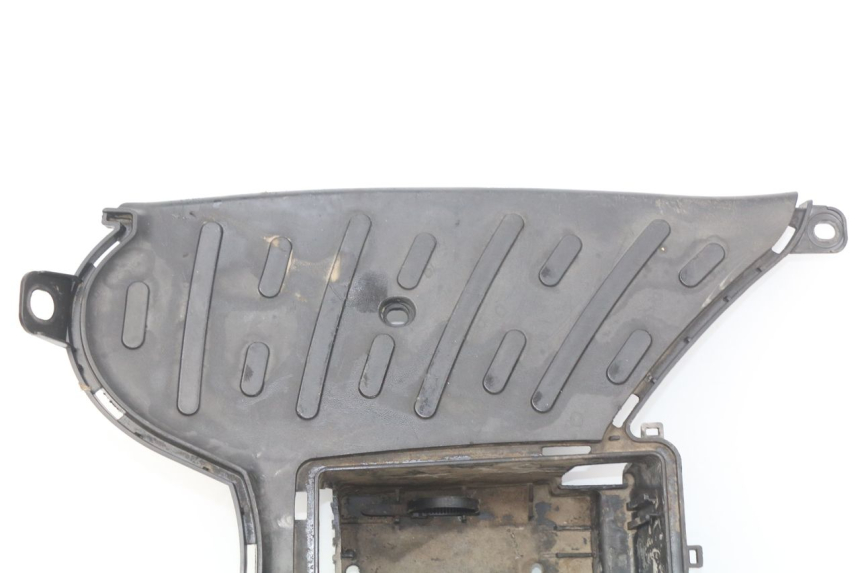 photo de MARCHE PIED PEUGEOT KISBEE 2T 50 (2010 - 2017) - État de surface