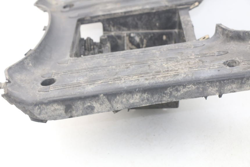 photo de MARCHE PIED KYMCO LIKE 2T 50 (2009 - 2018) - Points de fixation