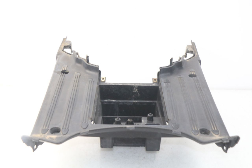 photo de MARCHE PIED KYMCO LIKE 4T 50 (2009 - 2018) - Points de fixation