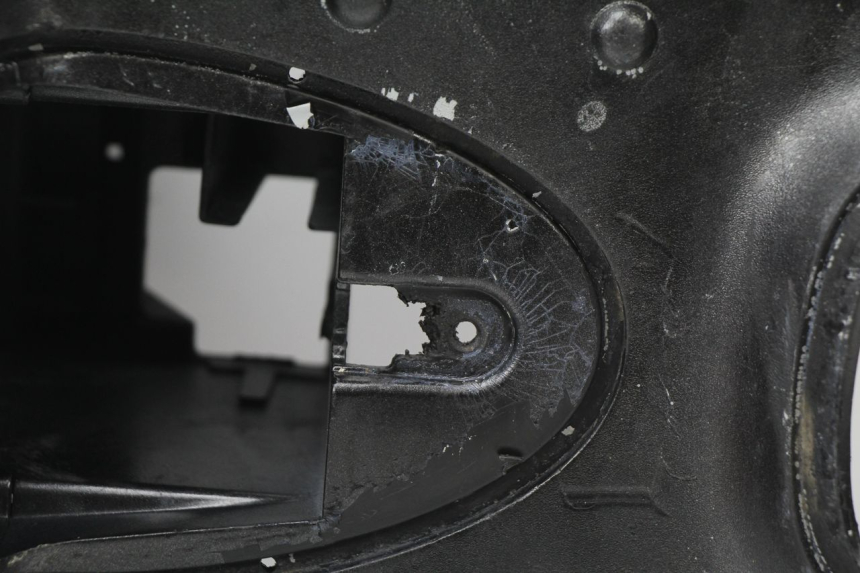 photo de MARCHE PIED PEUGEOT LOOXOR 50 (2001 - 2004) - Points de fixation