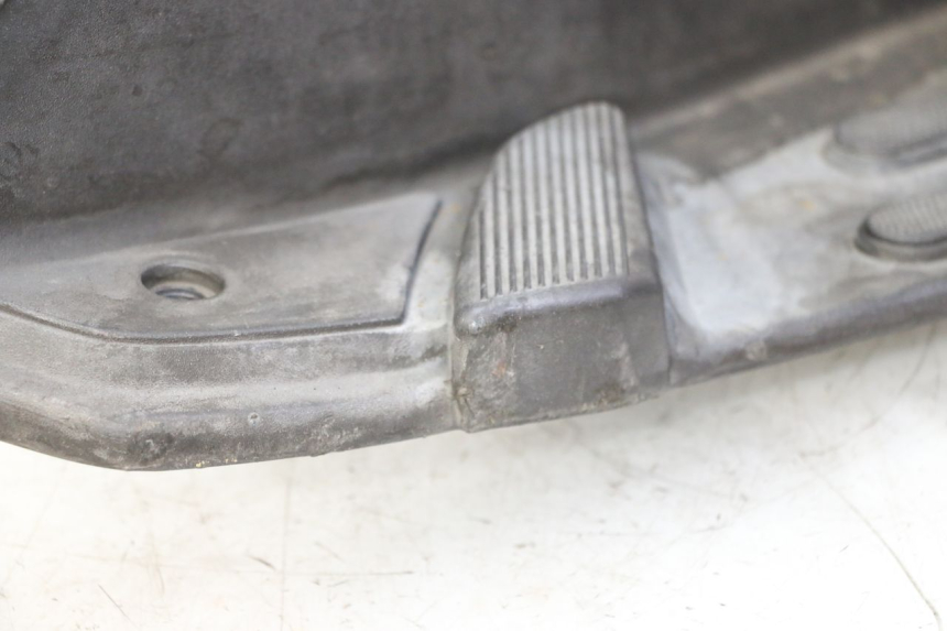 photo de MARCHE PIED PIAGGIO LXV 4T 50 (2009 - 2013) - Inspection visuelle