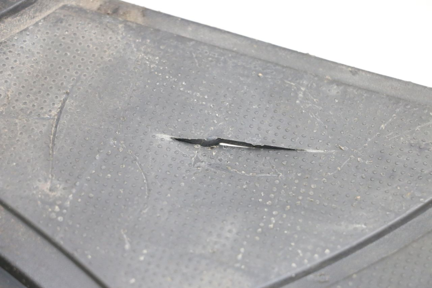 photo de MARCHE PIED SYM MIO 50 (2005 - 2010) - Points de fixation