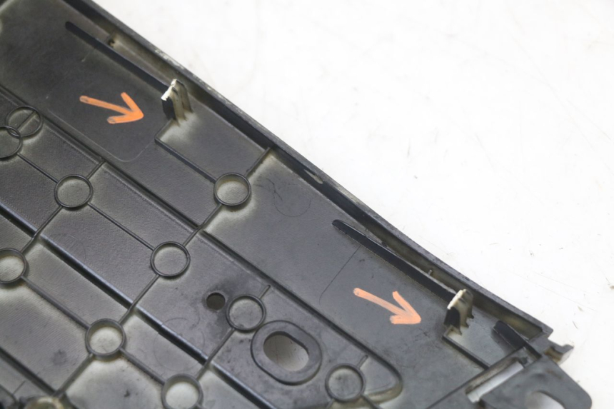 photo de MARCHE PIED PEUGEOT DJANGO 125 (2014 - 2017) - Détails caractéristiques