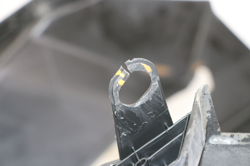 photo de MARCHE PIED PEUGEOT SPEEDFIGHT 3 LC 2T 50 (2009 - 2015) - Autre angle de vue