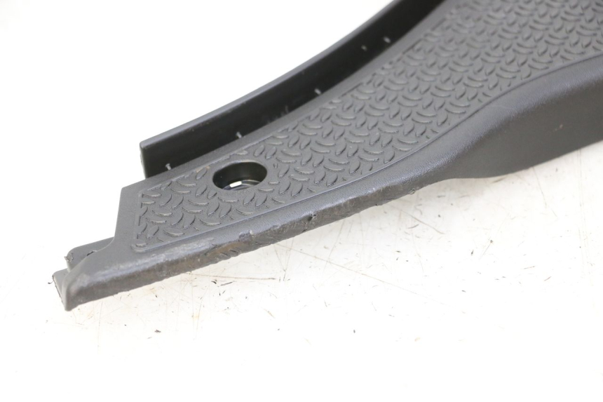 photo de MARCHE PIED PIAGGIO NRG POWER PUREJET 50 (2018 - 2021) - Gros plan technique