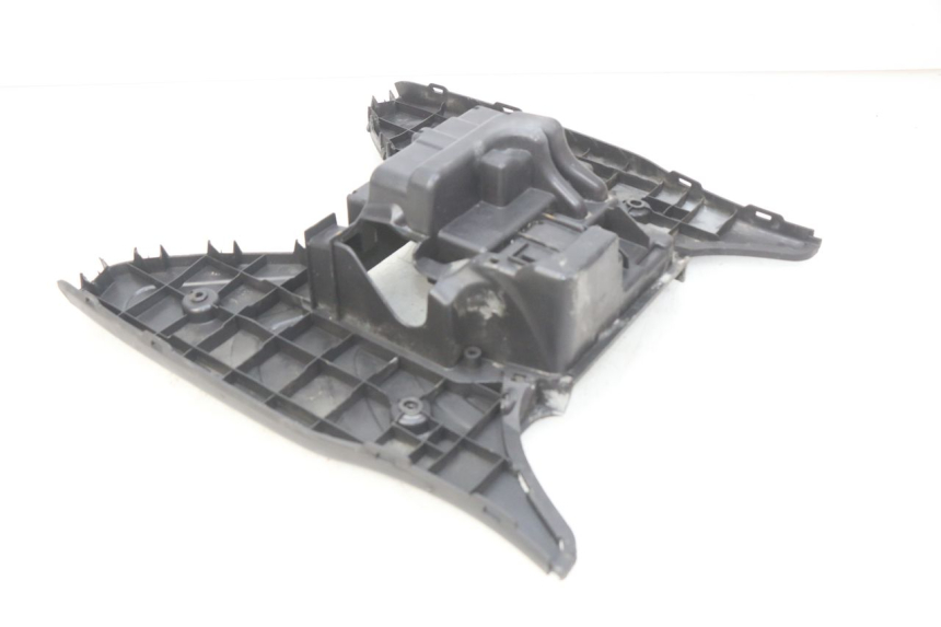 photo de MARCHE PIED SUZUKI SIXTEEN 125 (2008 - 2010) - Détail de la pièce