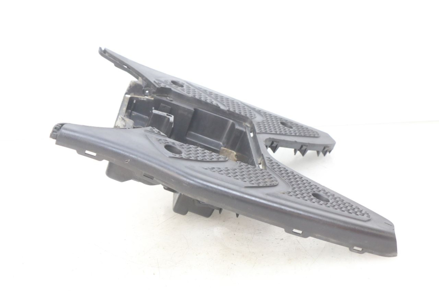 photo de MARCHE PIED SUZUKI SIXTEEN 125 (2008 - 2010) - Gros plan technique