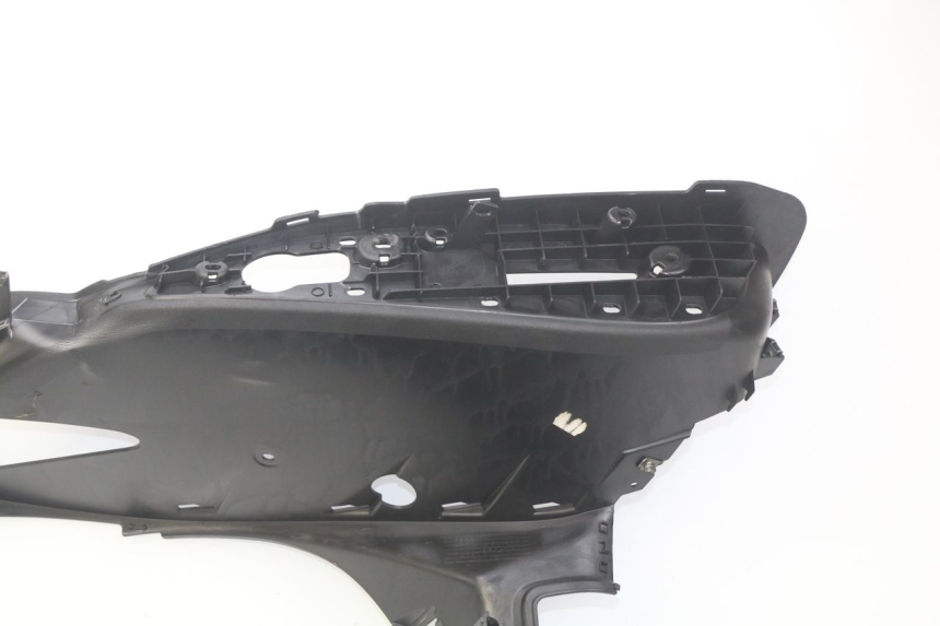 photo de MARCHE PIED MBK SKYCRUISER 125 (2010 - 2013) - Vue d’ensemble