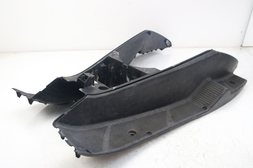 photo de MARCHE PIED MBK SKYLINER 125 (1998 - 2001) - Gros plan technique