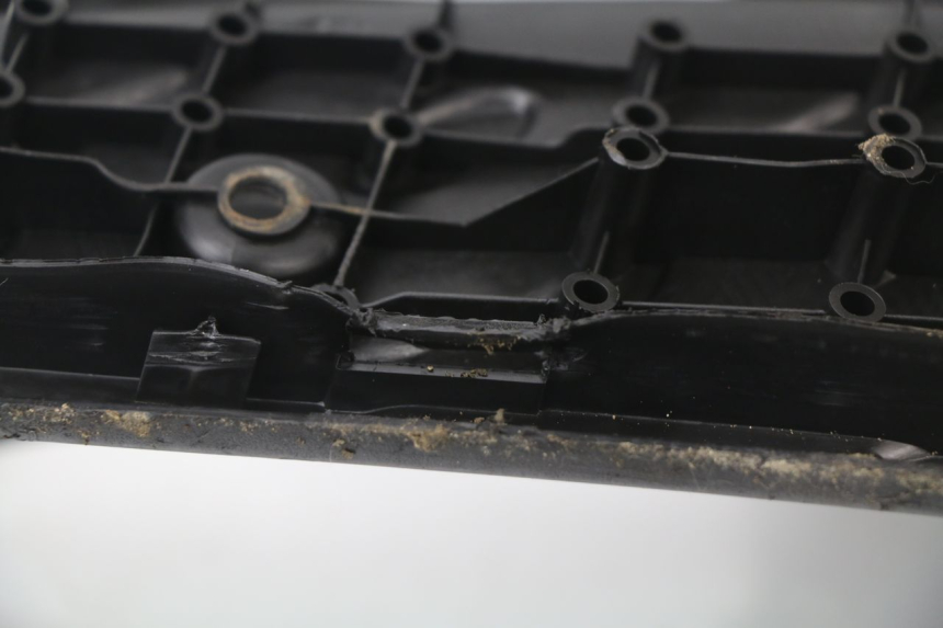 photo de MARCHE PIED PEUGEOT SPEEDFIGHT 2 AC 50 (2000 - 2009) - Points de fixation