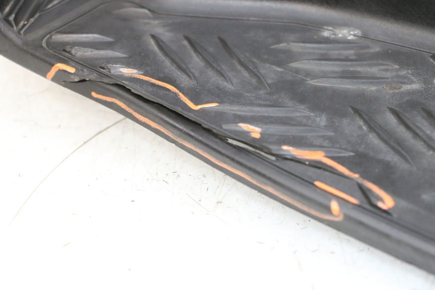 photo de MARCHE PIED PEUGEOT SPEEDFIGHT 4 4T EFI 50 (2021 - 2025) - Inspection visuelle