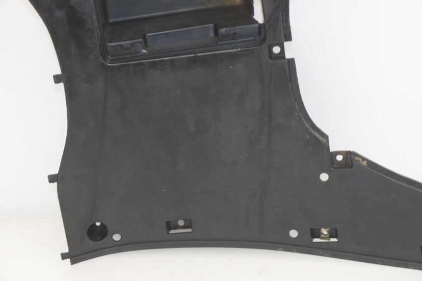 photo de MARCHE PIED PEUGEOT SUM UP 125 (2008 - 2013) - Points de fixation