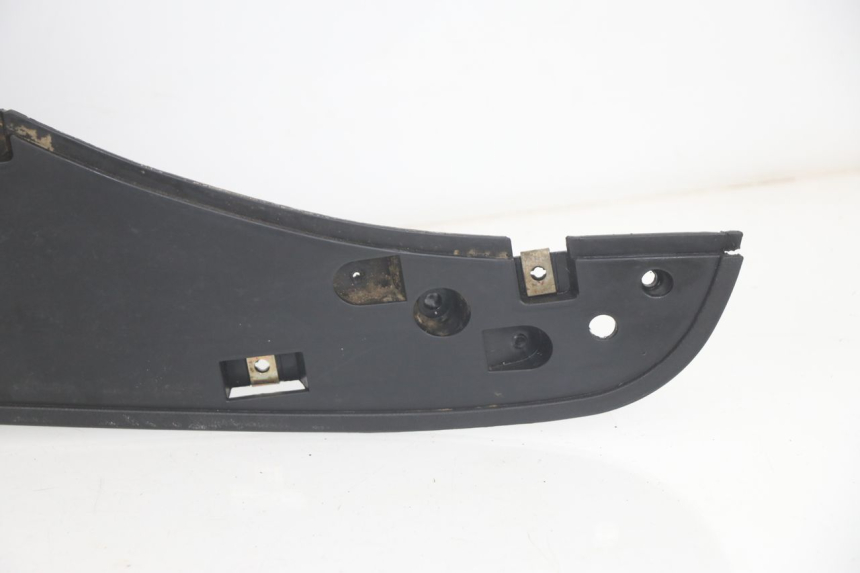 photo de MARCHE PIED PEUGEOT SUM UP 125 (2008 - 2013) - État de surface