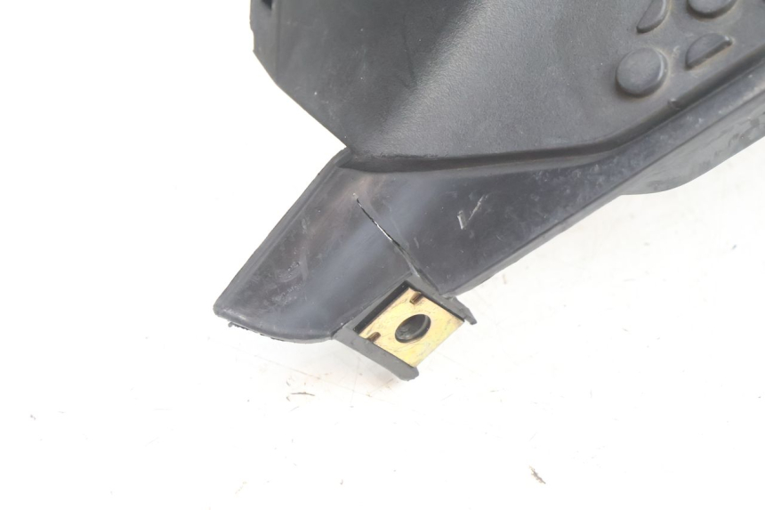 photo de MARCHE PIED KYMCO SUPER 8 2T 50 (2007 - 2013) - Gros plan technique