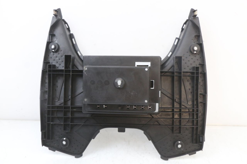 photo de MARCHE PIED KYMCO SUPER 8 4T 50 (2018 - 2020) - Gros plan technique