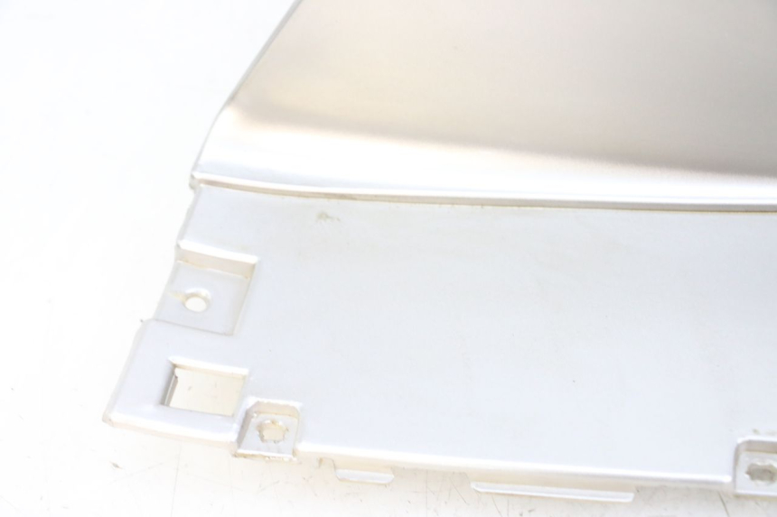 photo de MARCHE PIED PIAGGIO SUPER LX 125 (2000 - 2003) - Focus structure