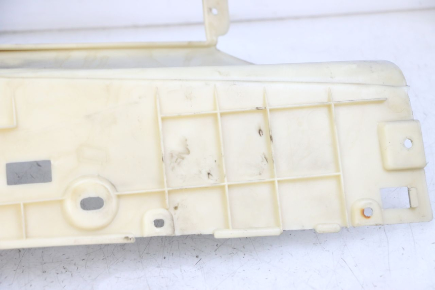 photo de MARCHE PIED PIAGGIO SUPER LX 125 (2000 - 2003) - Zoom état d’usage