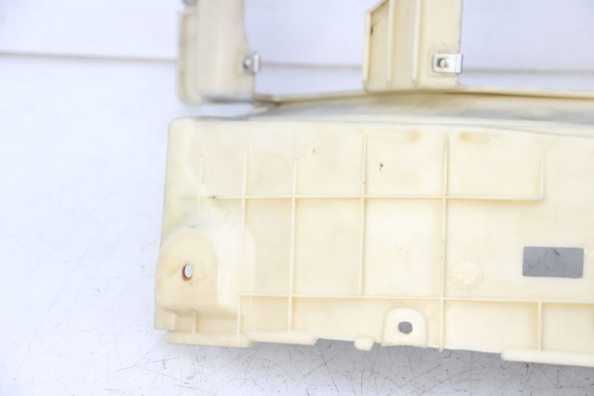 photo de MARCHE PIED PIAGGIO SUPER LX 125 (2000 - 2003) - Autre angle de vue