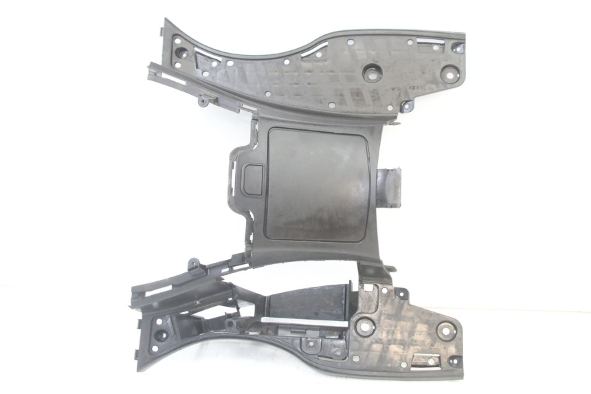 photo de MARCHE PIED SUZUKI BURGMAN 125 (2015 - 2017) - Détail de la pièce