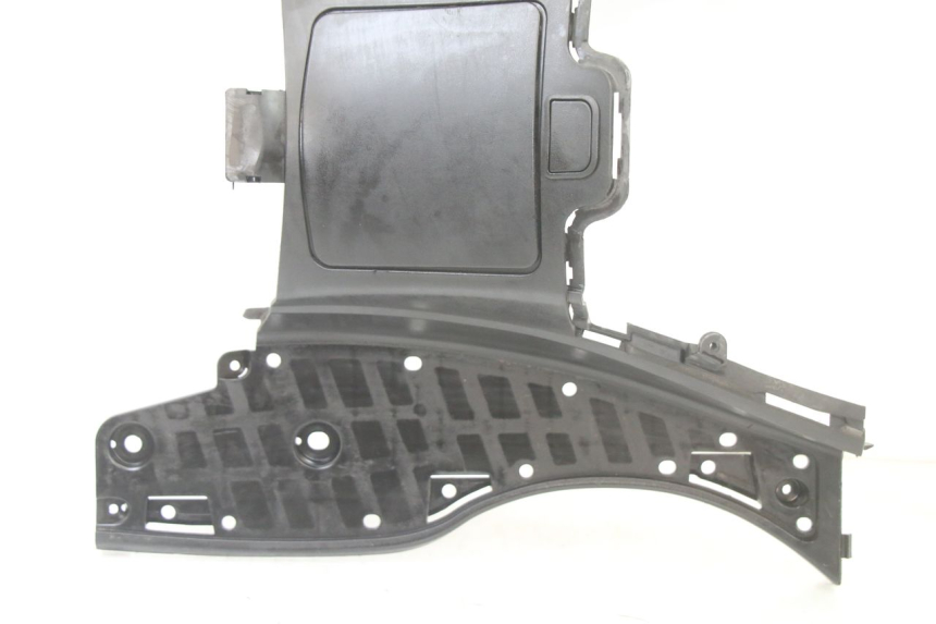 photo de MARCHE PIED SUZUKI BURGMAN 125 (2015 - 2017) - Gros plan technique