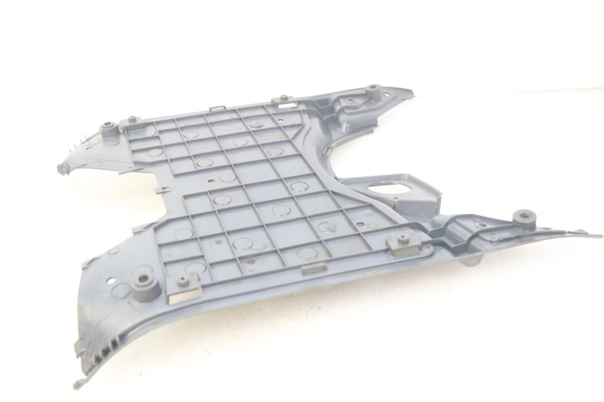 photo de MARCHE PIED PEUGEOT SV 125 (1991 - 1994) - Points de fixation