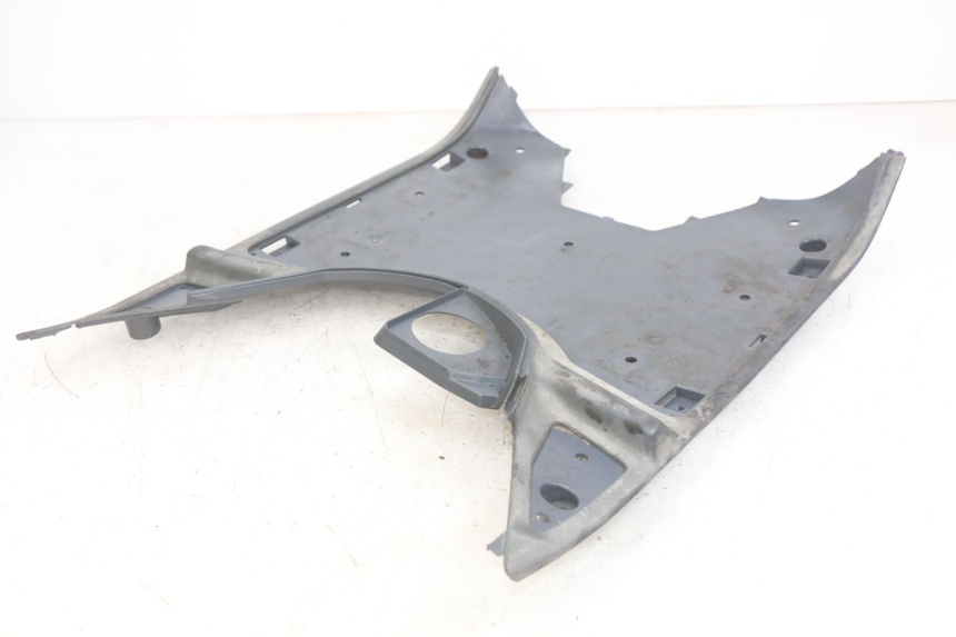 photo de MARCHE PIED PEUGEOT SV 125 (1991 - 1994) - Points de fixation