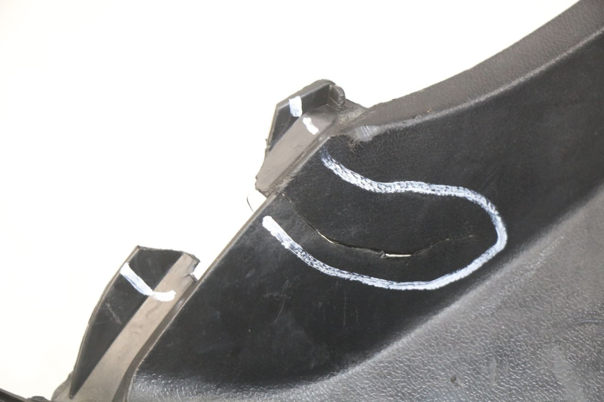 photo de MARCHE PIED PEUGEOT TWEET 125 (2010 - 2017) - Gros plan technique