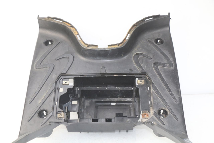 photo de MARCHE PIED PEUGEOT TWEET 125 (2010 - 2017) - État de surface