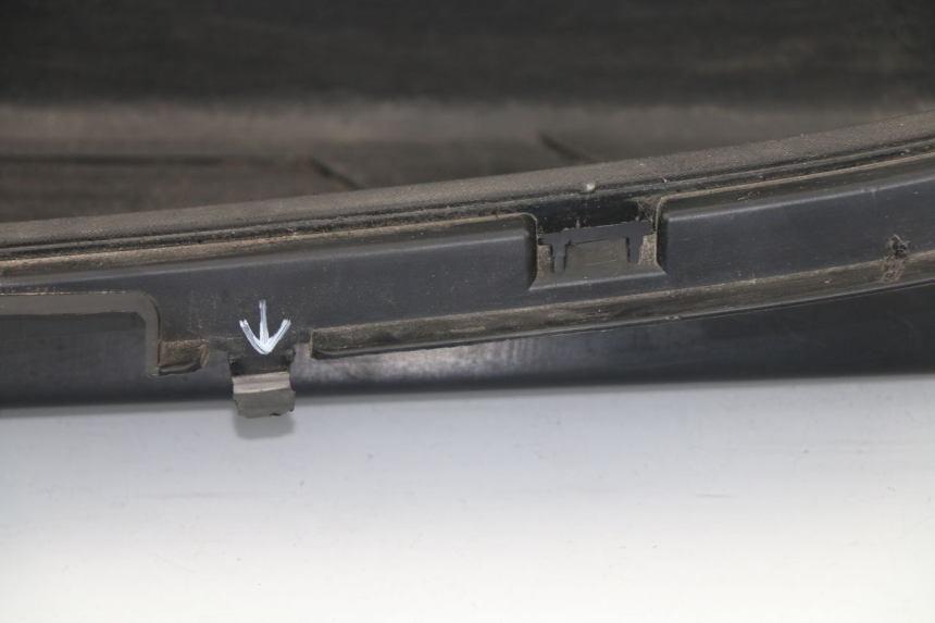 photo de MARCHE PIED RENAULT TWIZY 45 (2012 - 2019) - Points de fixation