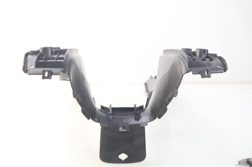 photo de MARCHE PIED SUZUKI UC EPICURO 125 (1999 - 2003) - Détail de la pièce