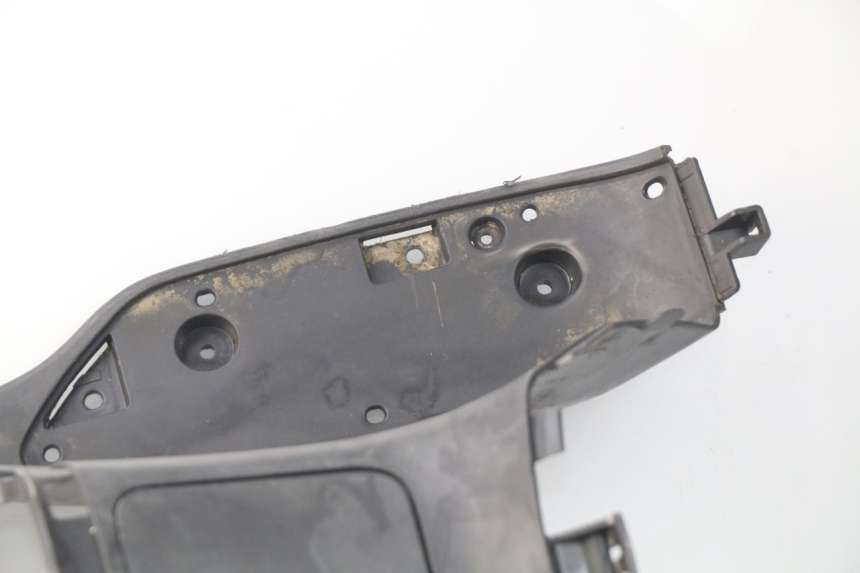 photo de MARCHE PIED SUZUKI UC EPICURO 125 (1999 - 2003) - Détails caractéristiques