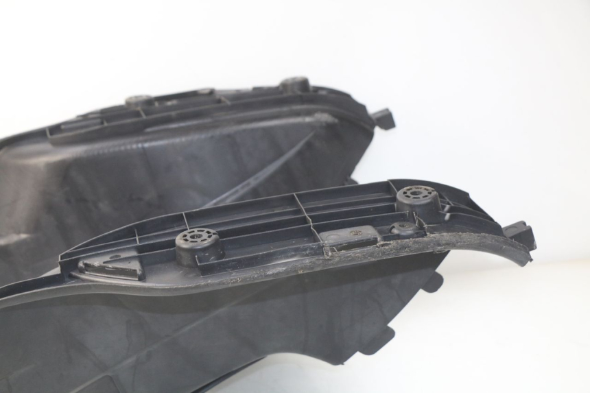 photo de MARCHE PIED SUZUKI UC EPICURO 125 (1999 - 2003) - Vue d’ensemble