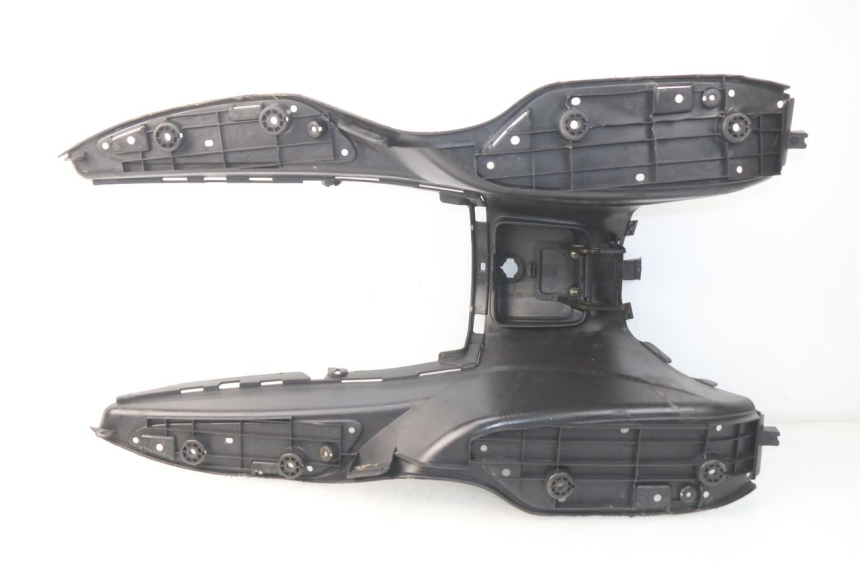 photo de MARCHE PIED SUZUKI UC EPICURO 125 (1999 - 2003) - Points de fixation