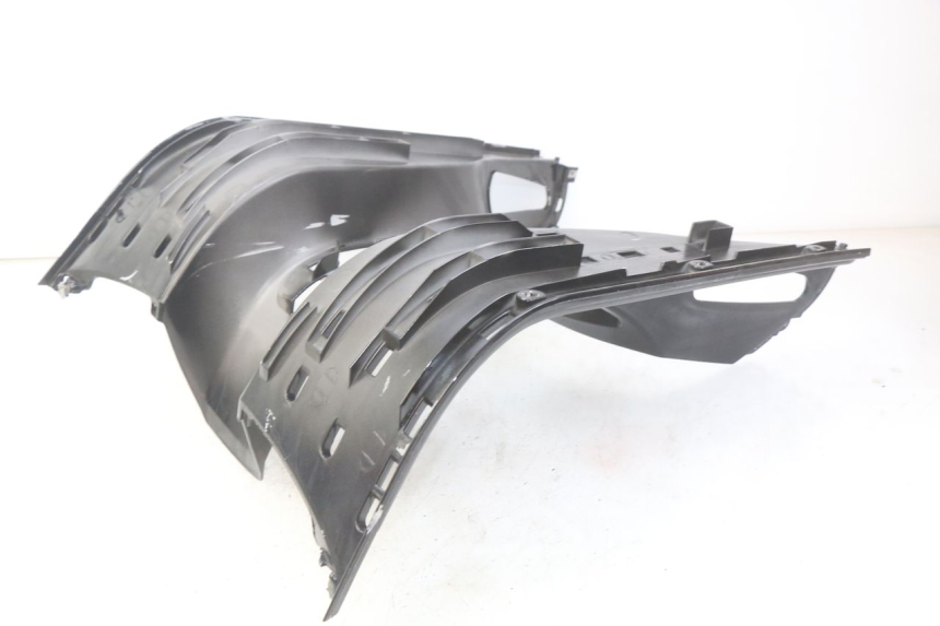 photo de MARCHE PIED PIAGGIO VESPA GTS SUPER IE 125 (2009 - 2016) - Zoom état d’usage