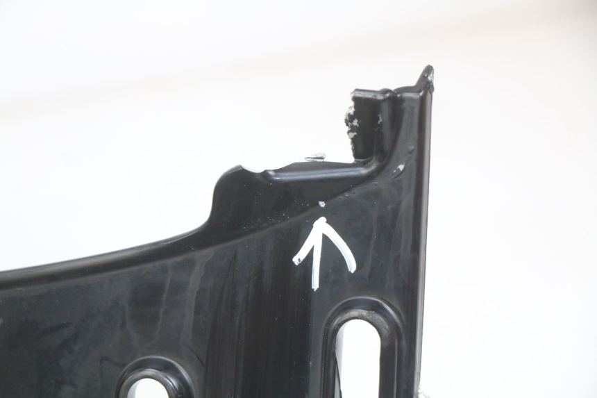 photo de MARCHE PIED PIAGGIO VESPA GTS SUPER IE 125 (2009 - 2016) - État de surface