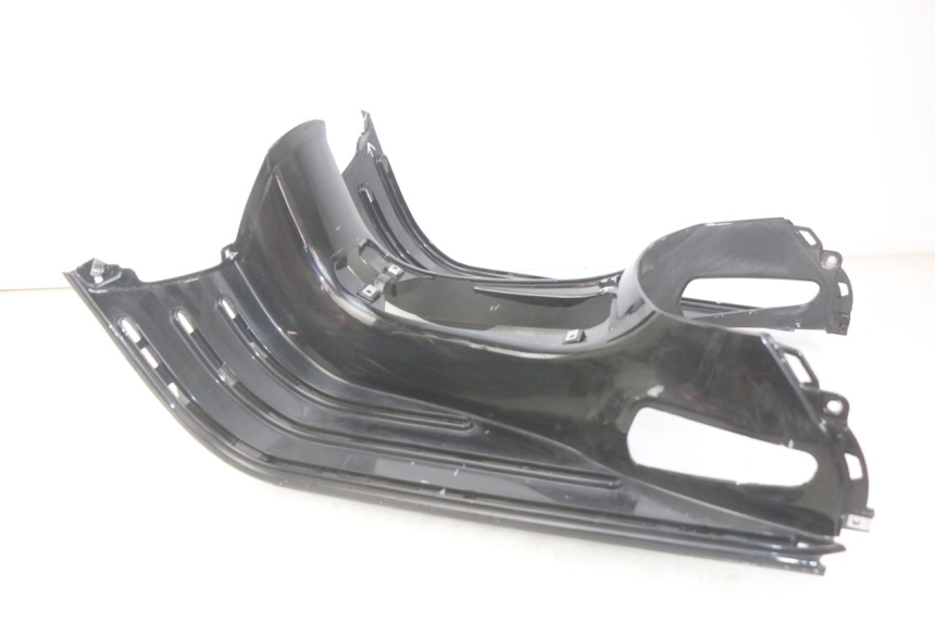 photo de MARCHE PIED PIAGGIO VESPA GTS SUPER IE 125 (2009 - 2016) - Marquages et références